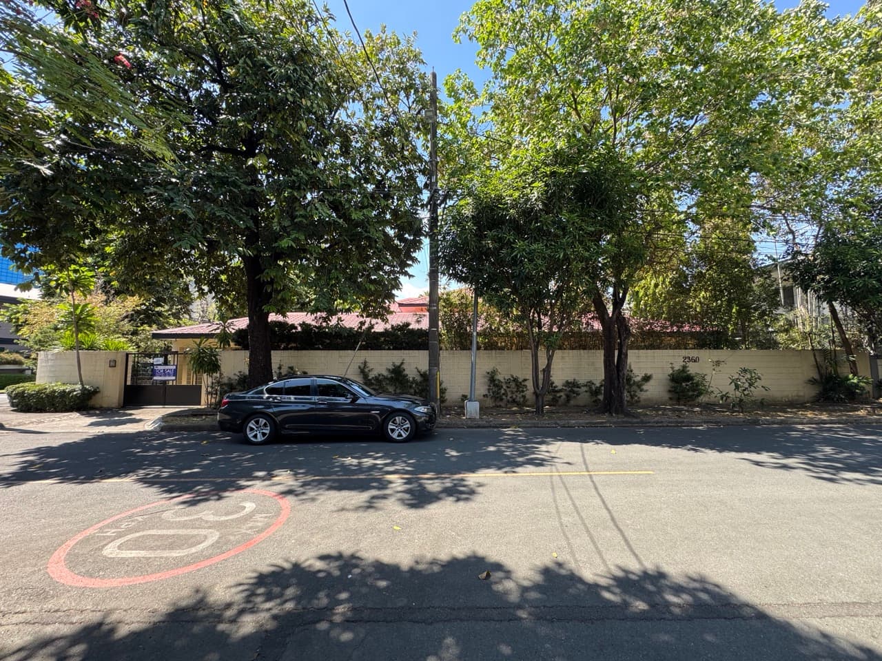 Modern corner house in quiet street - photo 3