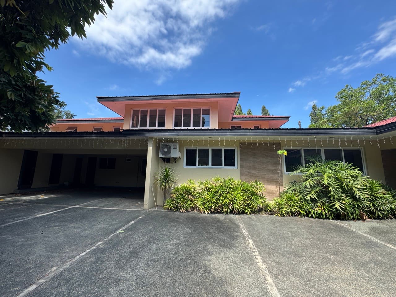 Modern corner house in quiet street in Dasmarinas Village, Makati