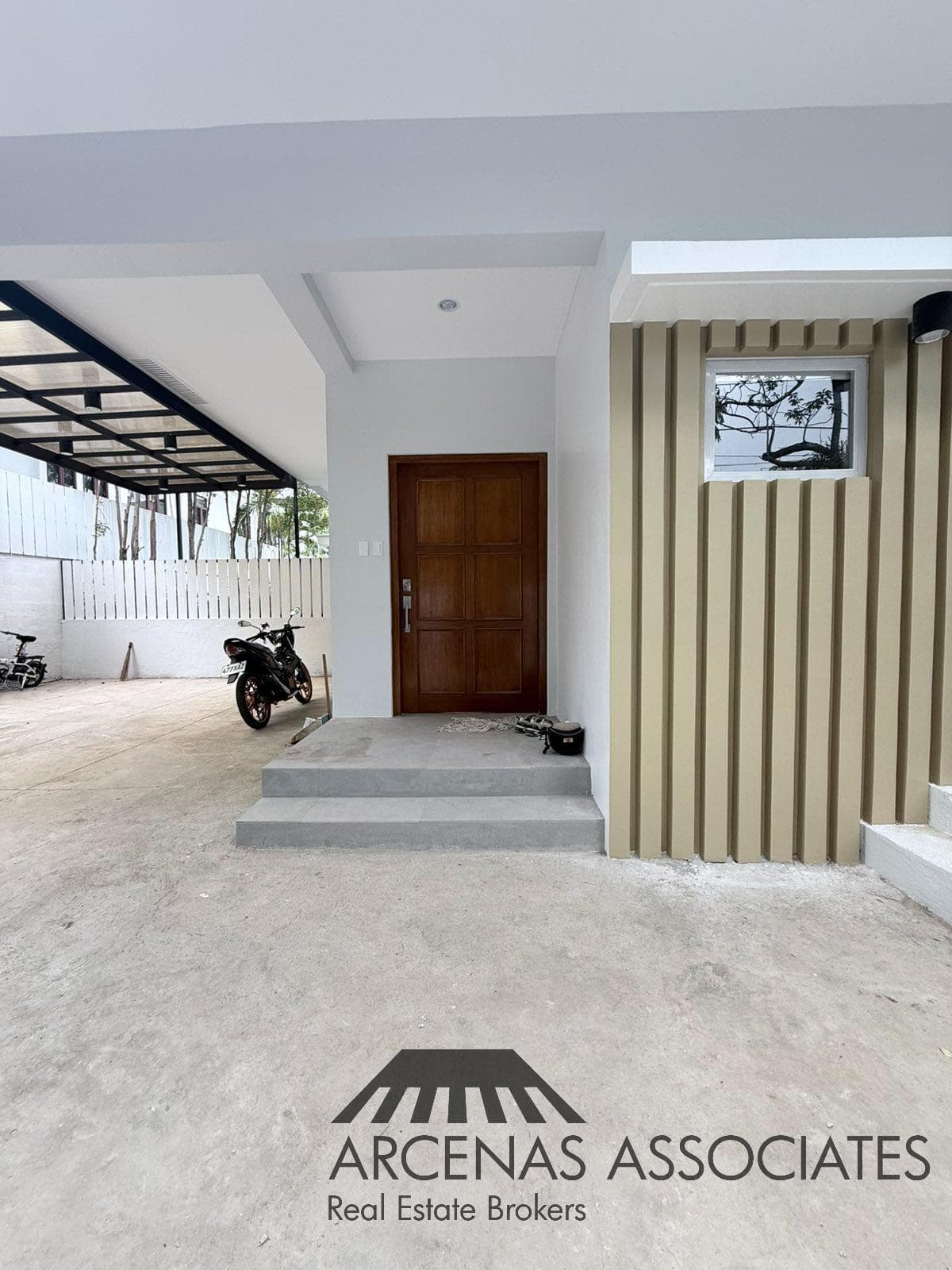 Elegant Modern House in Dasmariñas Village - photo 3