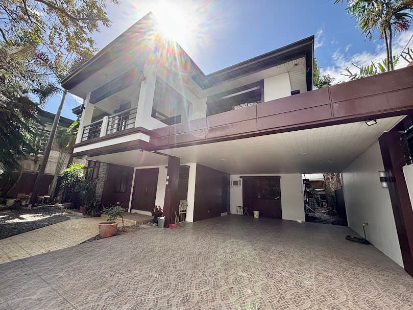 Newly Renovated Modern House - photo 2