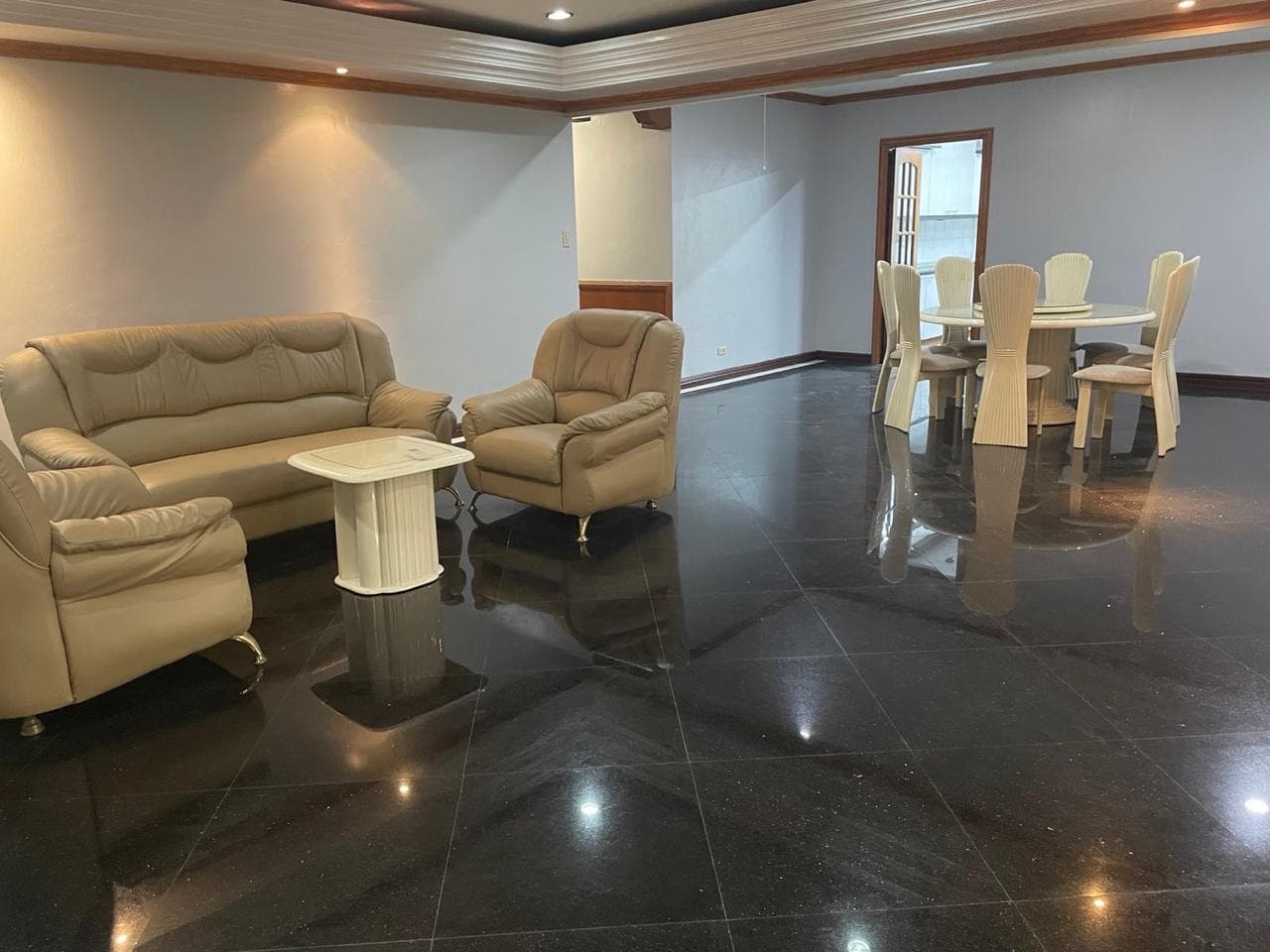 Spacious Horizontal Duplex House - photo 2