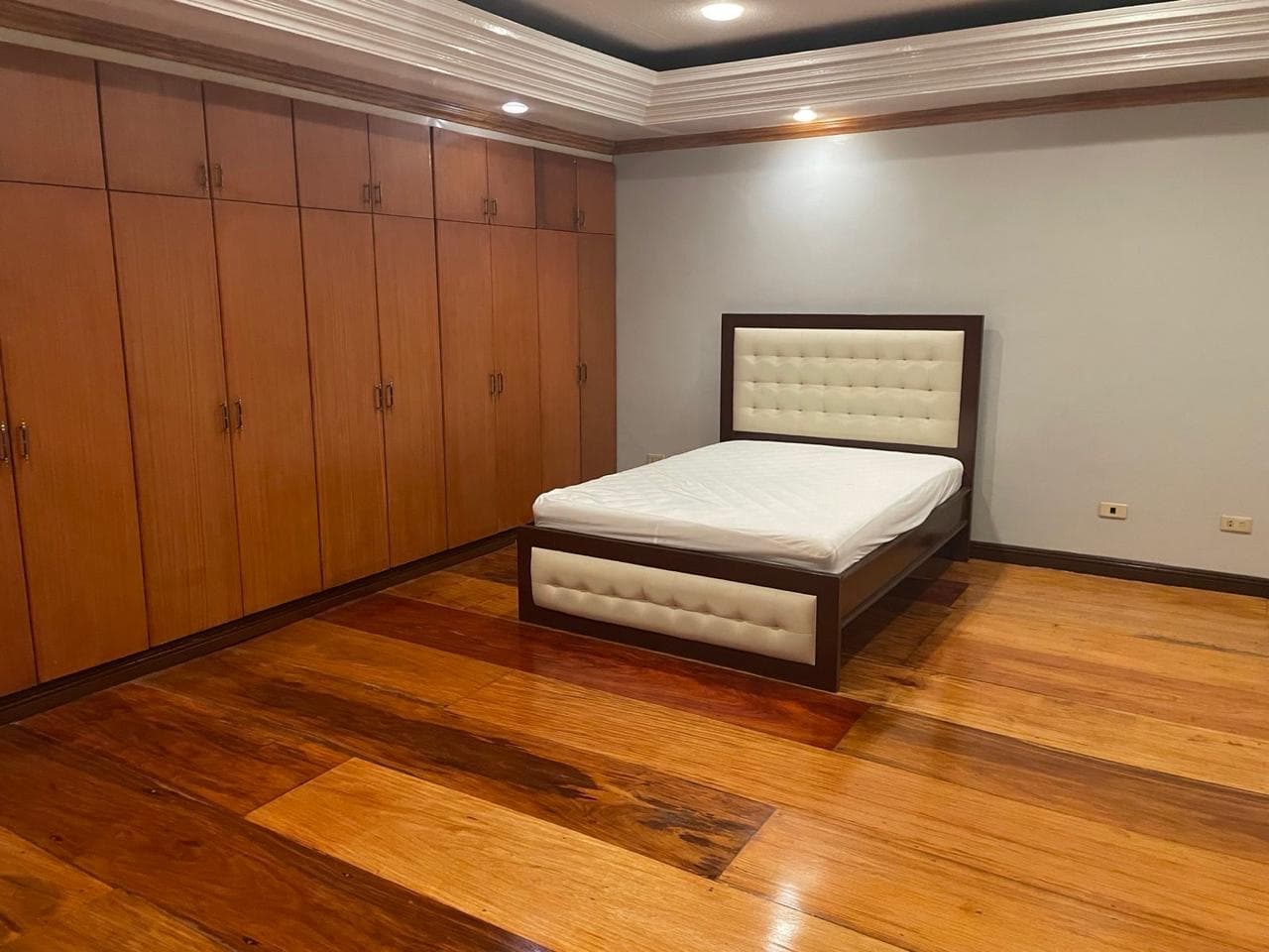 Spacious Horizontal Duplex House - photo 5