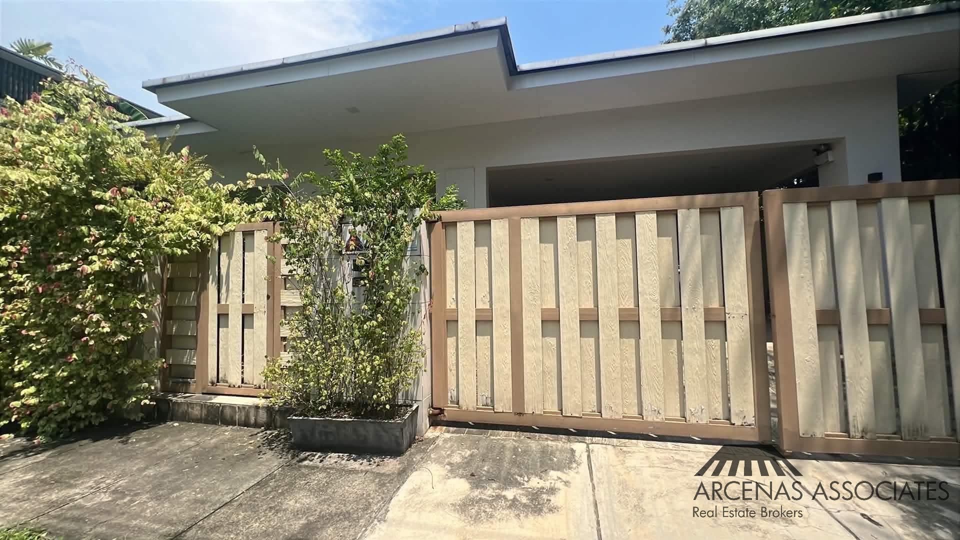 Newly Renovated 3 Bedroom House - Dasmarinas Village, Makati - photo 1