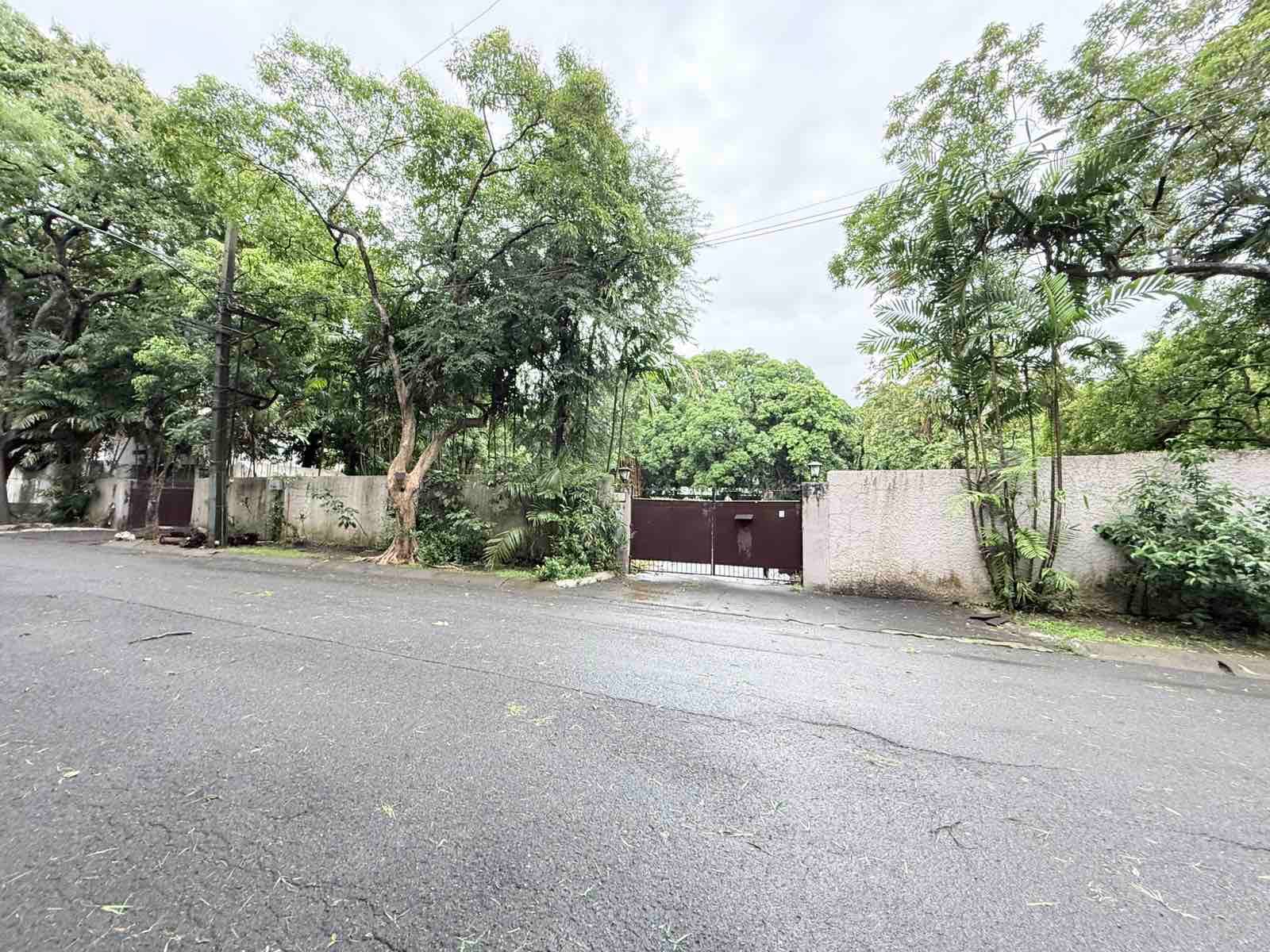 Prime Residential Lot for Sale - Forbes Park, Makati - photo 1