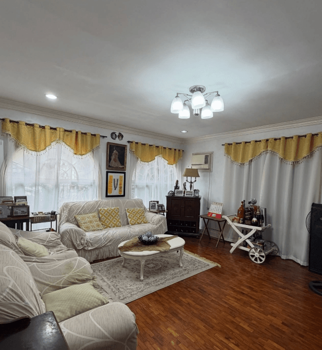 Well-Maintained 3-Storey House for Sale in Hillsborough Alabang - photo 3