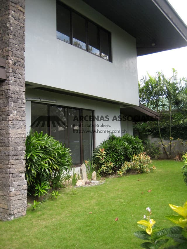 Contemporary 4 Bedroom in Magallanes Village, Makati