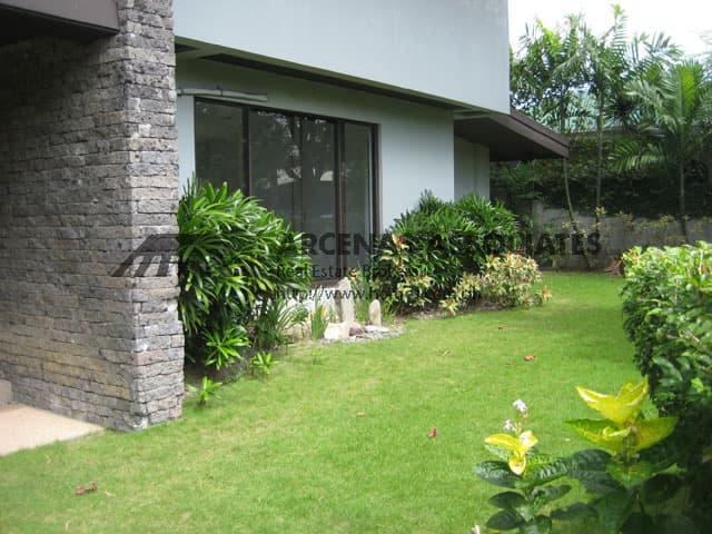 Elegant 4 bedroom house in Magallanes Village, Makati
