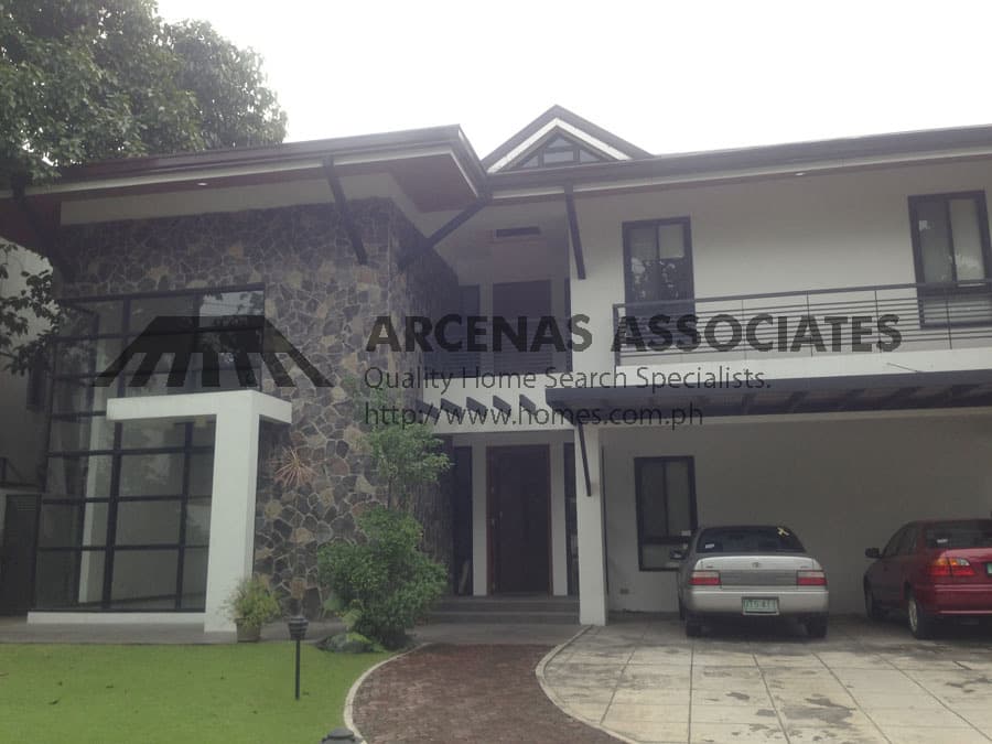 Stylish modern 4 bedroom plus den in Magallanes Village, Makati