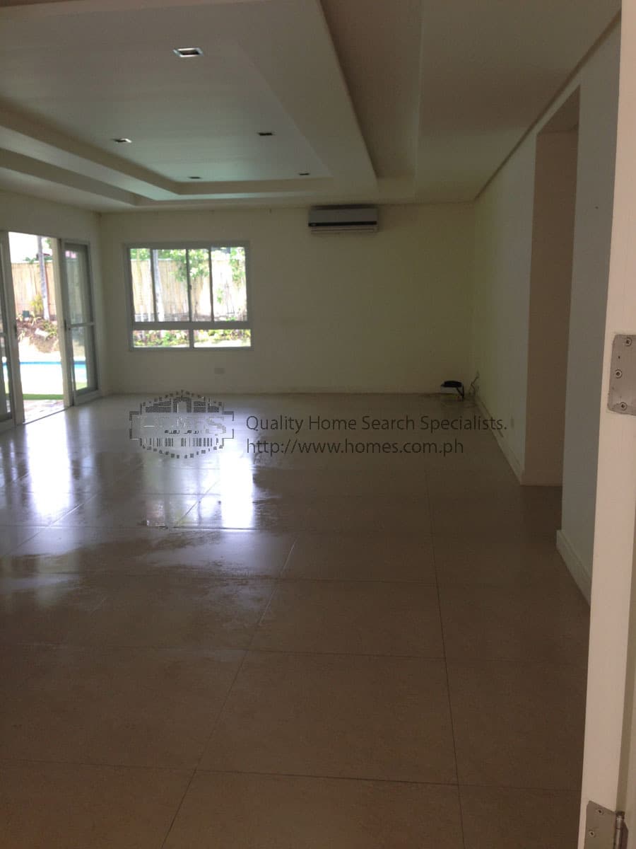 Bright Modern Bungalow - photo 2