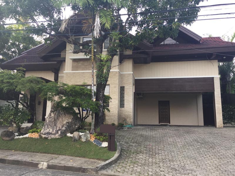 Warm and modern 2-storey in Ayala Alabang, Muntinlupa