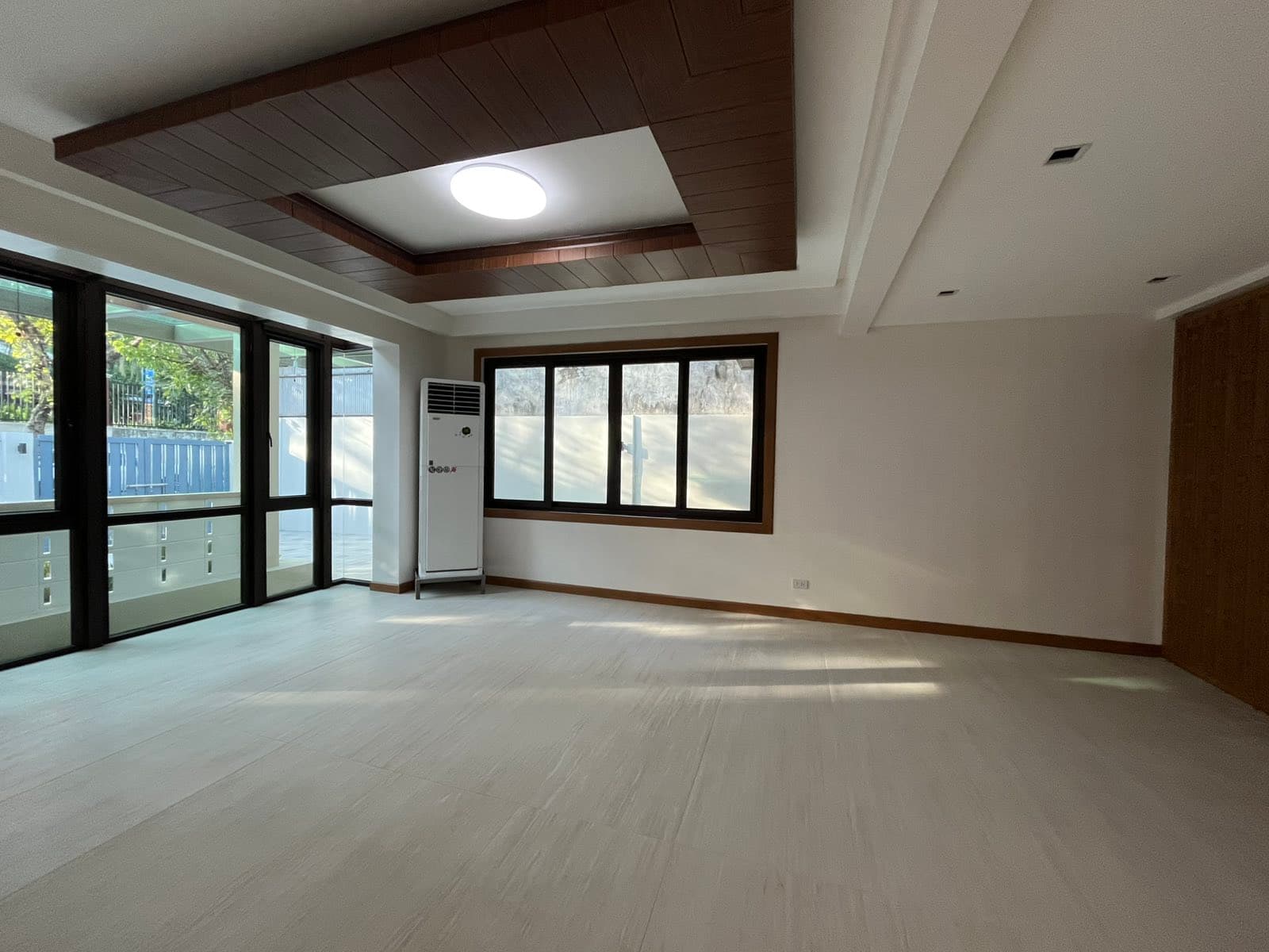 Newly Renovated 2 Storey House - photo 2