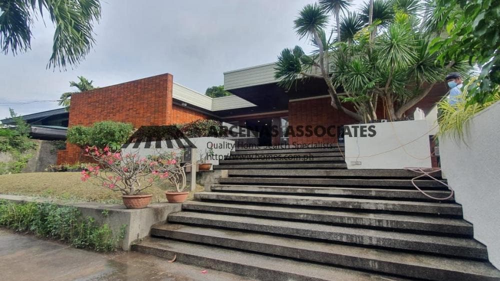 Fantastic muti level 3 storey - Dasmarinas Village, Makati - photo 1