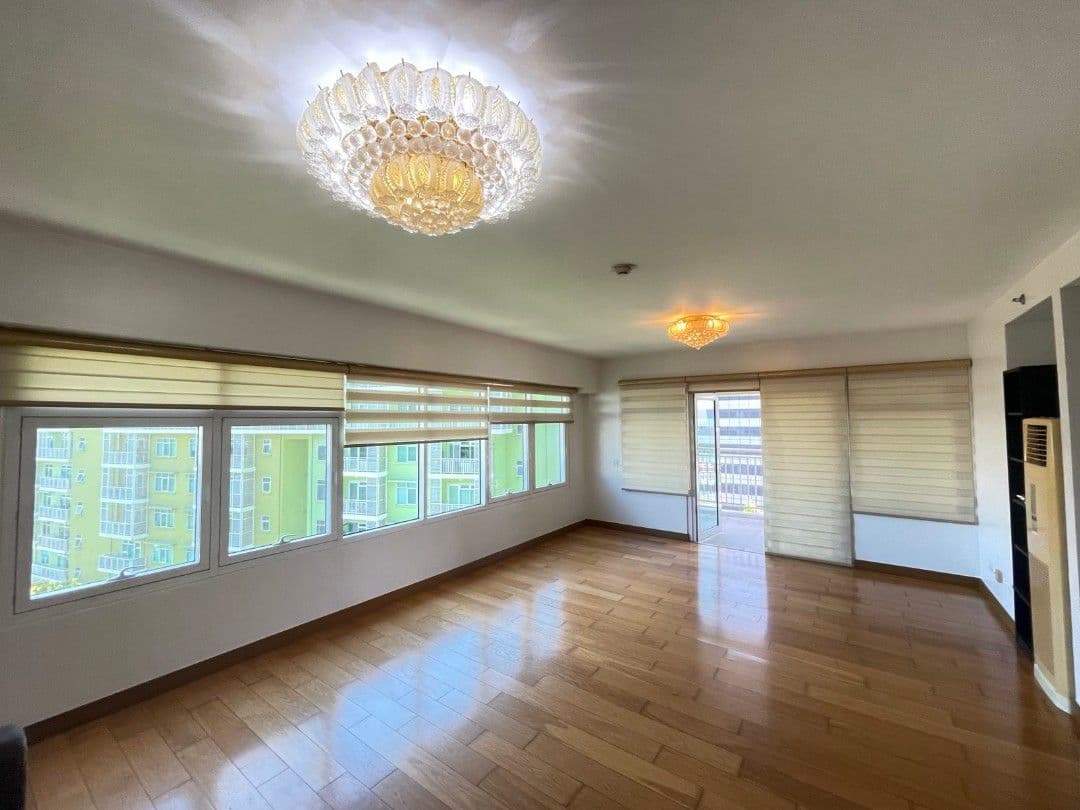 3 Bedroom Unit in One Serendra in Bonifacio Global City, Taguig
