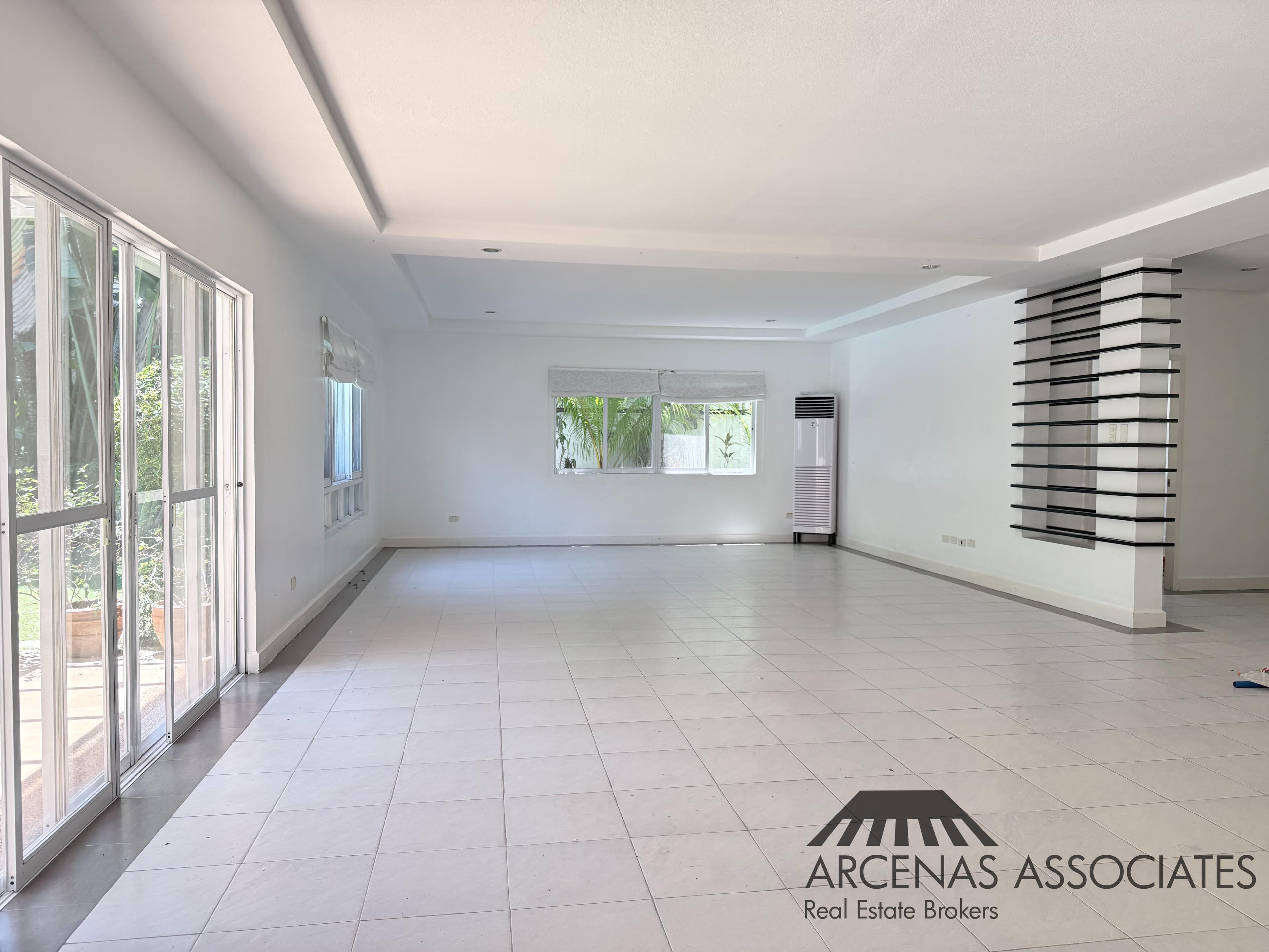Spacious and bright 2 story - photo 2