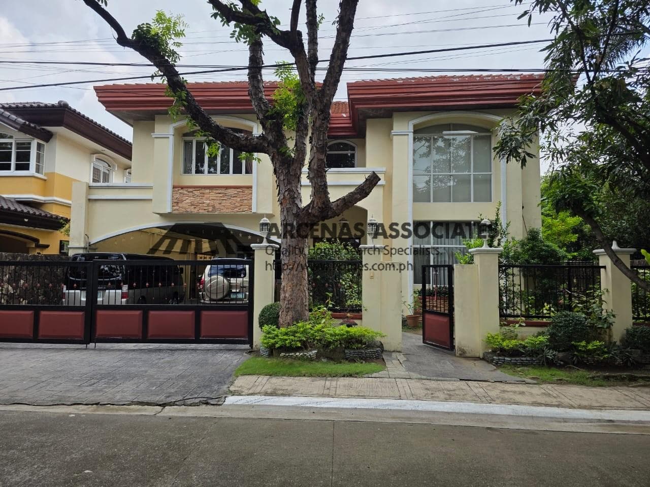 Timeless Mid-Century Modern Bungalow with Expansive Lanai in Hillsborough, Muntinlupa