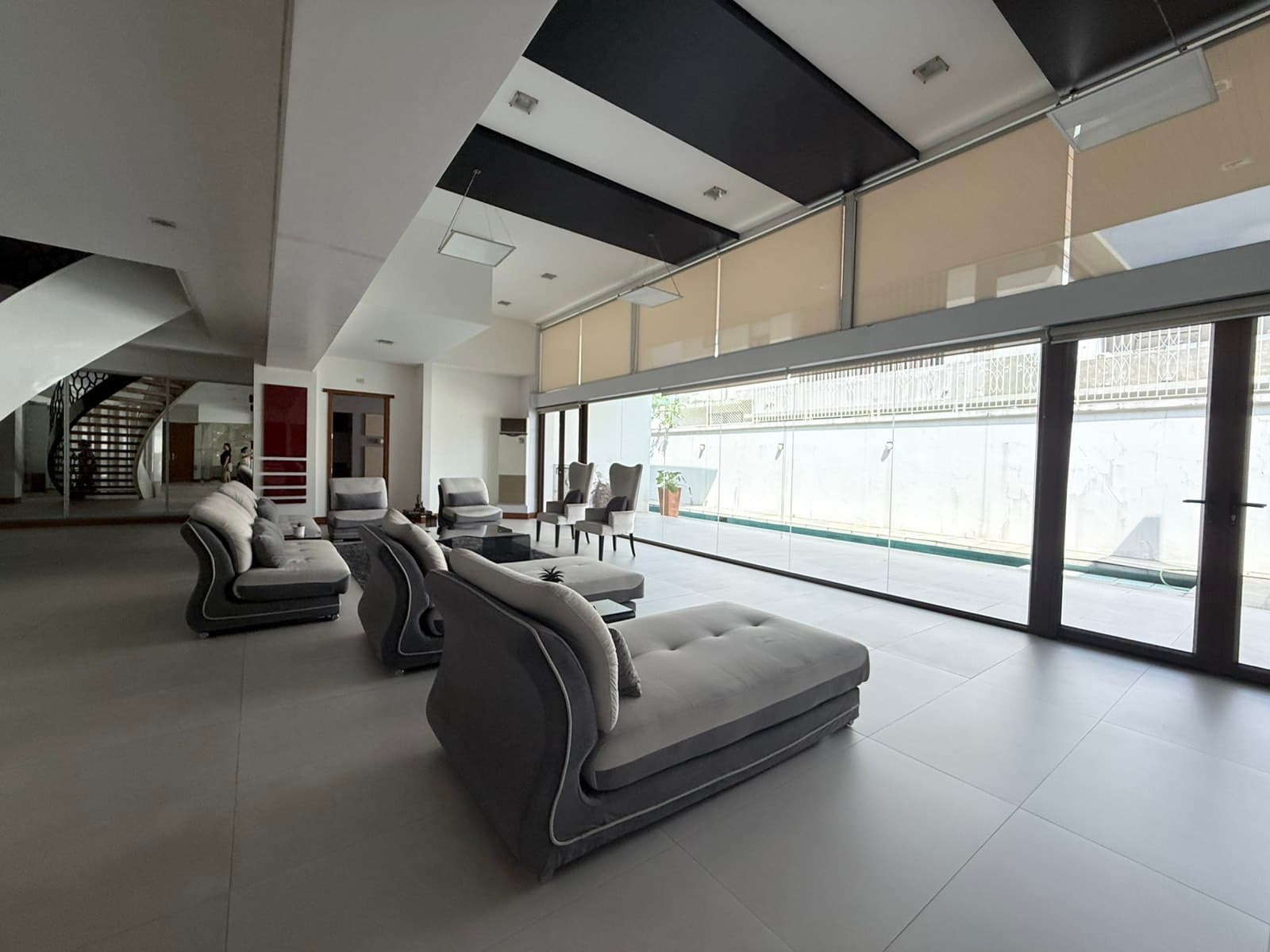 Elegant 2-Storey Home with Grand Staircase - photo 2