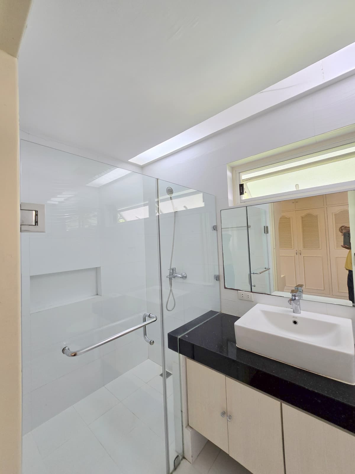 Large 2 storey house - photo 4