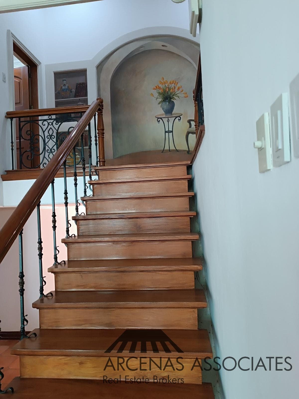 Chateauesque 2-storey - photo 5