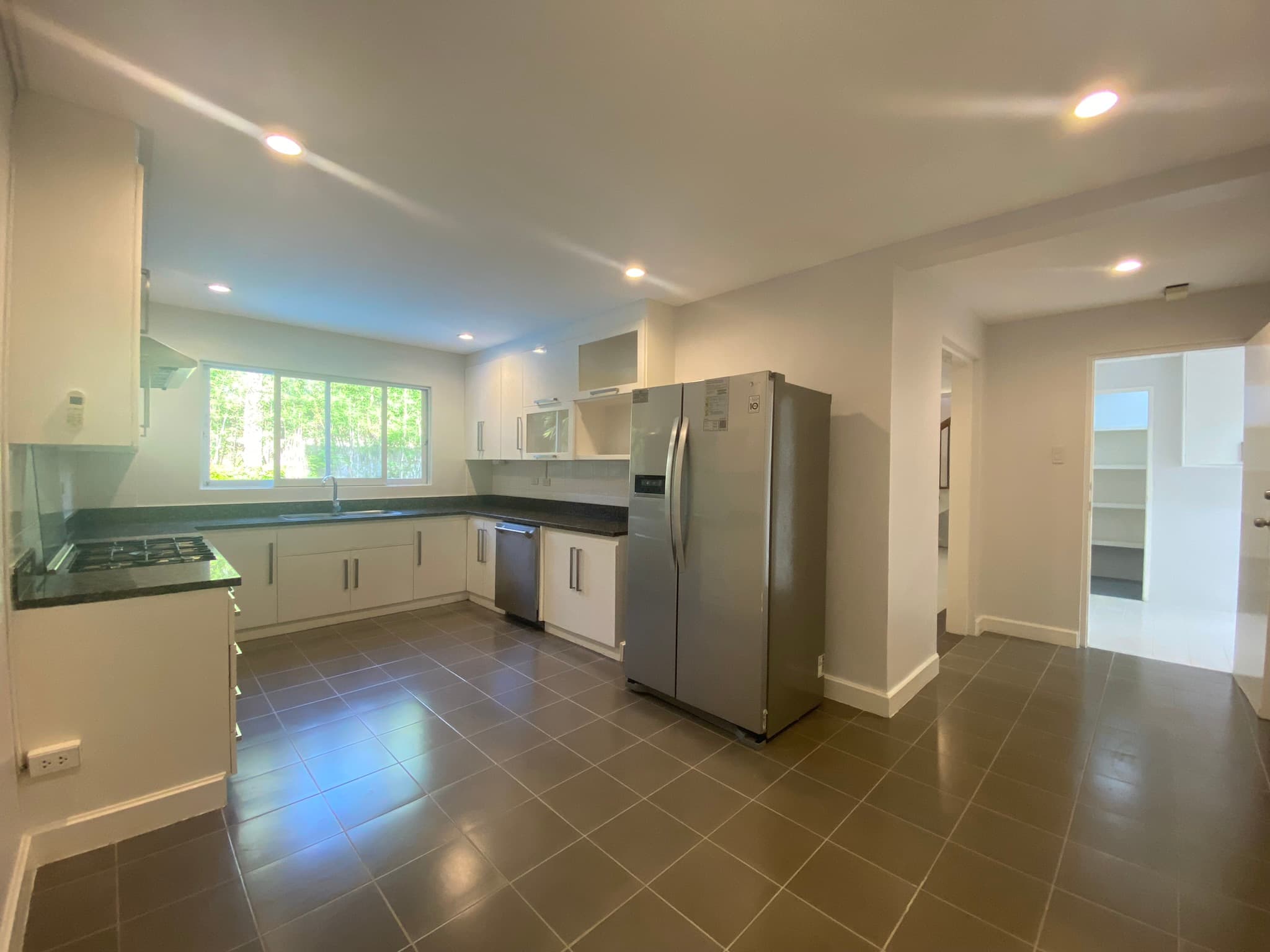 Comfortable 4 Bedroom House - photo 5
