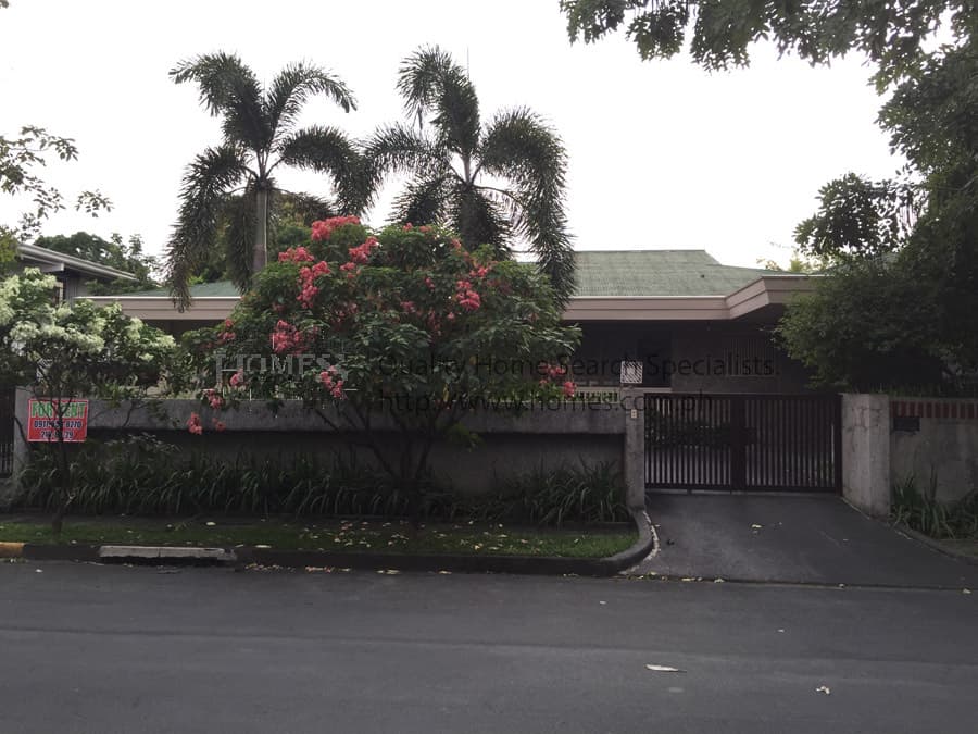 Spacious and stately bungalow - Dasmarinas Village, Makati - photo 1