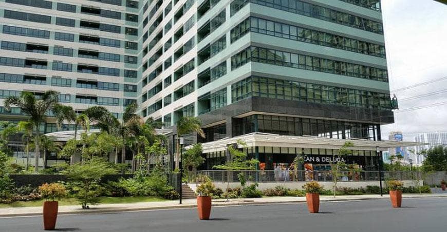 2- Bedroom Condominium at Edades Garden Villas - Rockwell Center, Makati - photo 1