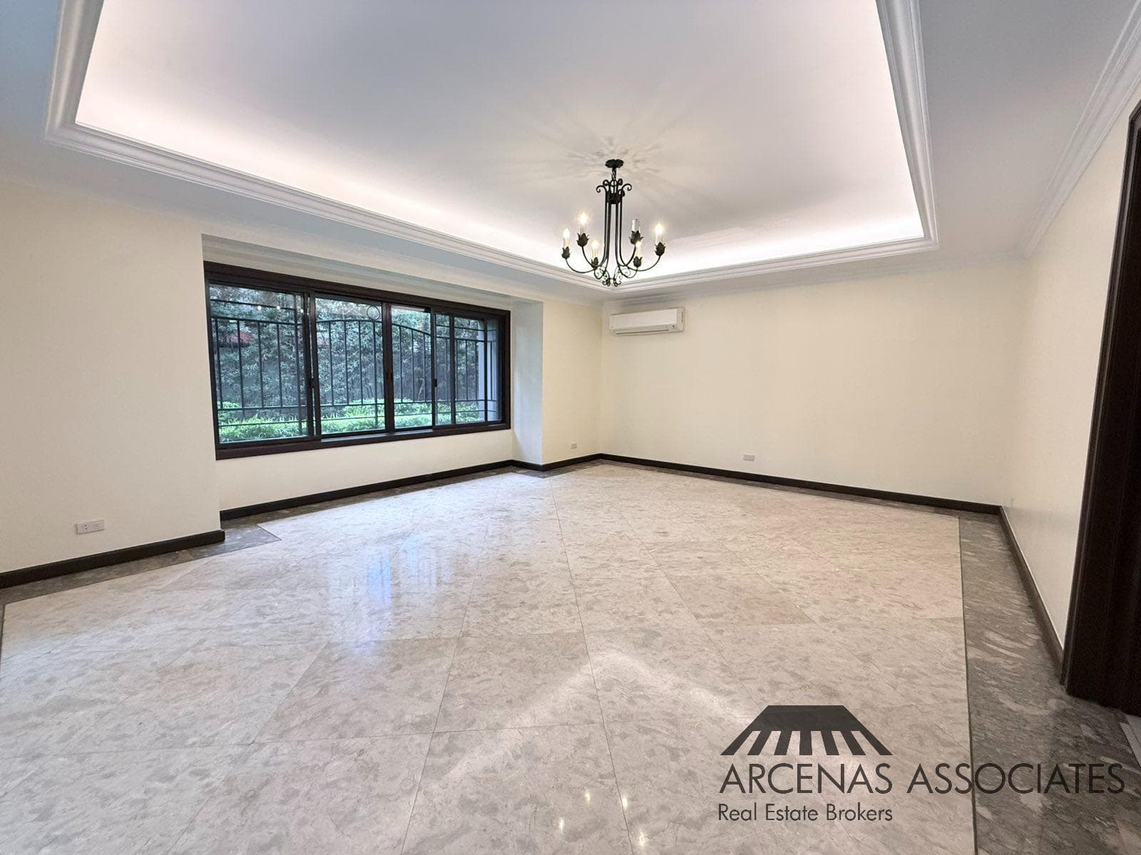 Newly renovated 2-storey - photo 5