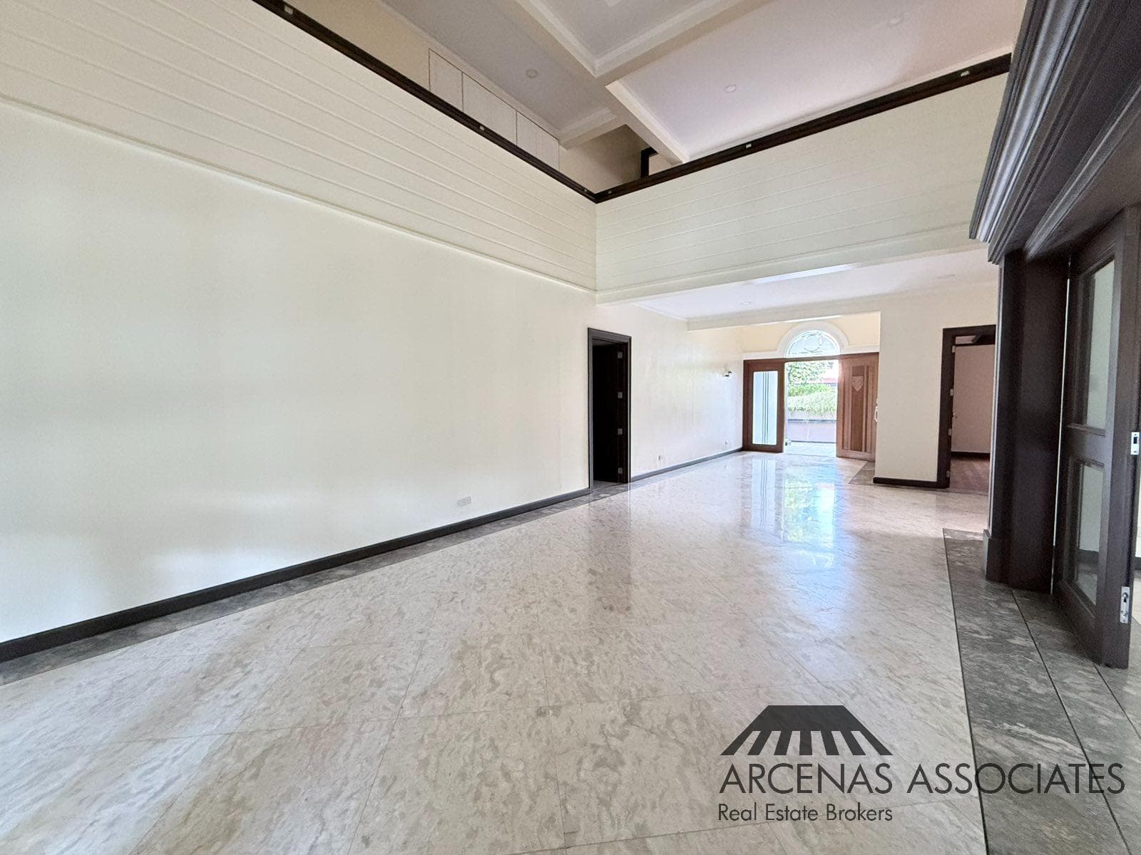 Newly renovated 2-storey - photo 4