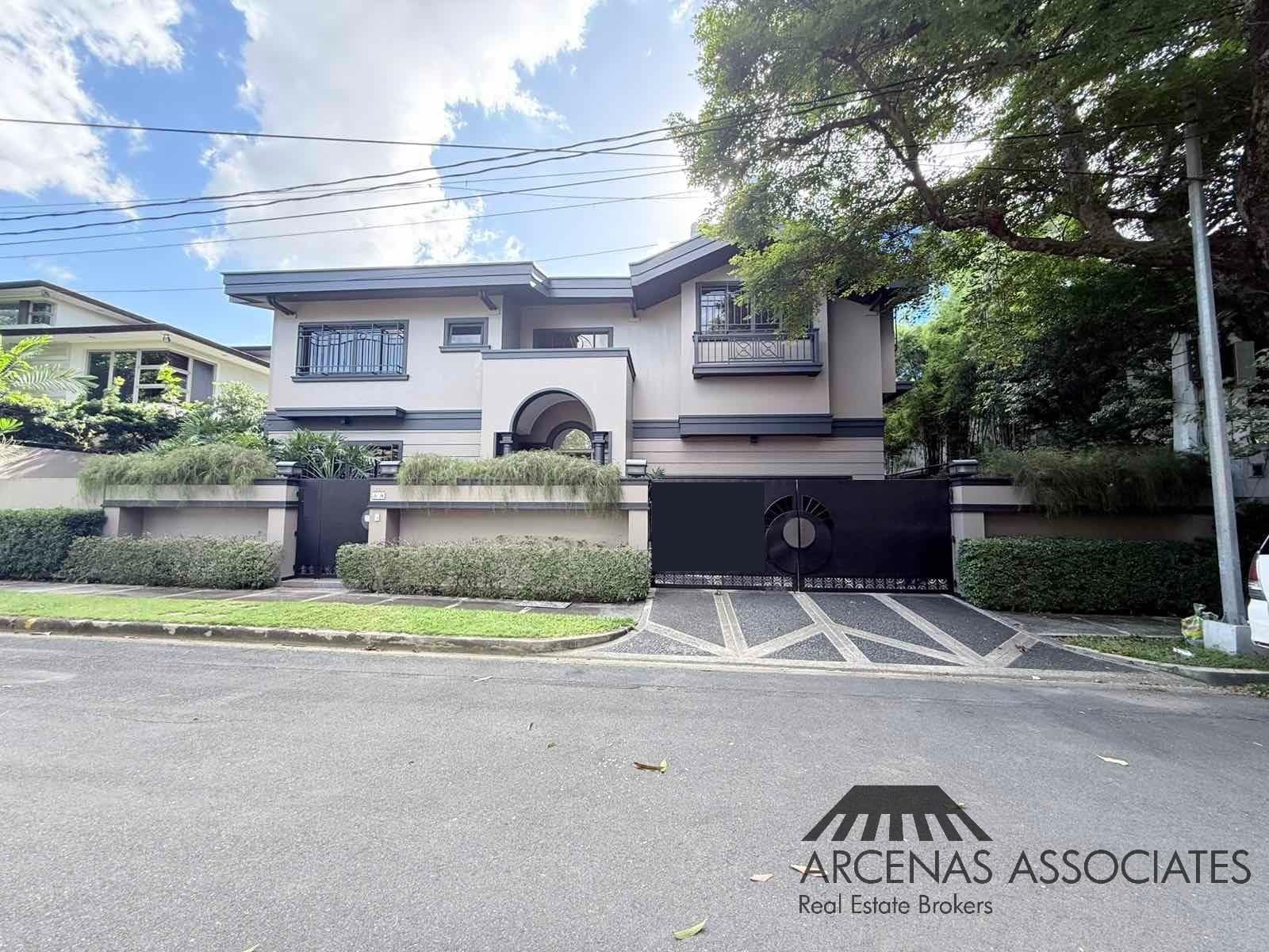Newly renovated 2-storey - photo 2