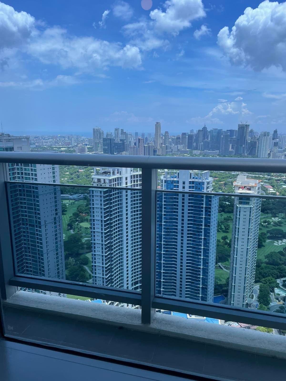 3-bedroom Sky Suite, with long-span balcony in The Suites at One Bonifacio High Street in Bonifacio Global City, Taguig