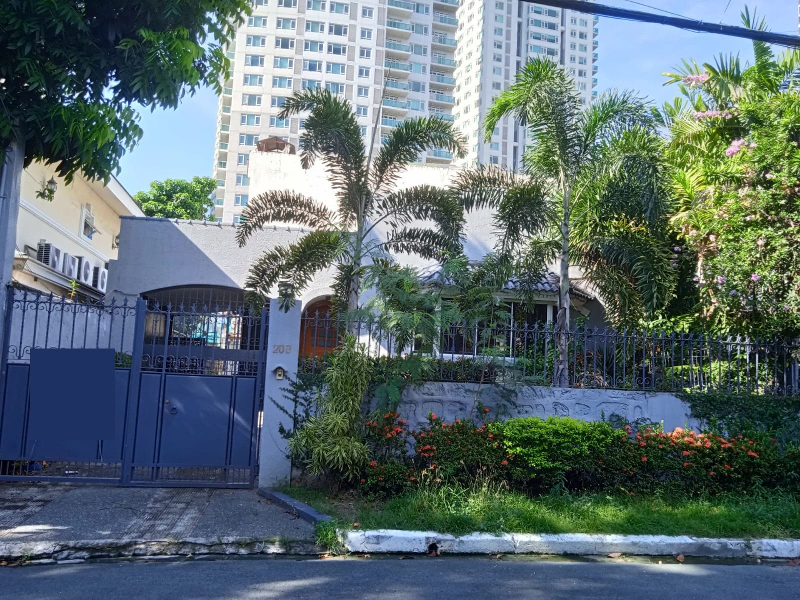3 Bedroom Duplex house - San Lorenzo, Makati - photo 1