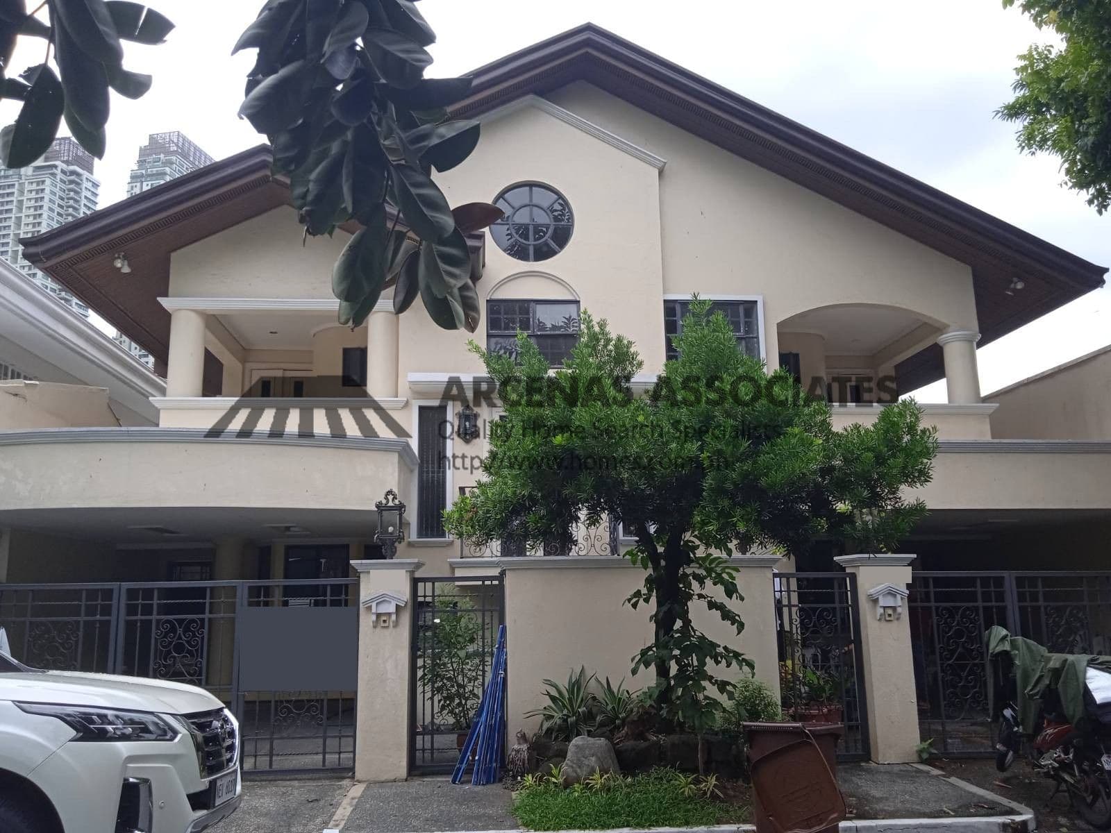 Great Value Homey 3 storey Duplex house - San Lorenzo, Makati - photo 1